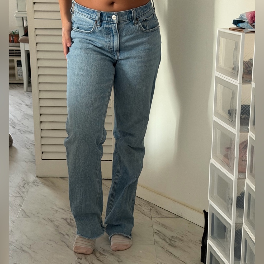 Abercrombie & Fitch Mid- Rise 90’s Straight Leg Jeans